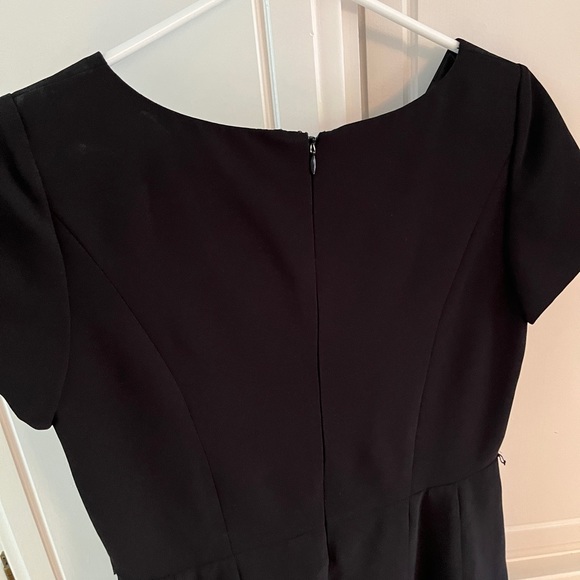 Donna Morgan Pleated Black and White Dress Size 10 - Picture 4 of 4